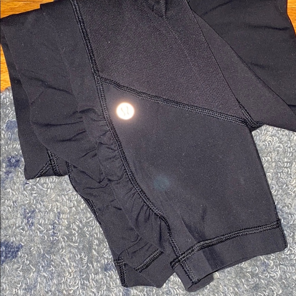 Lululemon Ruched Bottom Crops - Run times - Picture 3 of 3